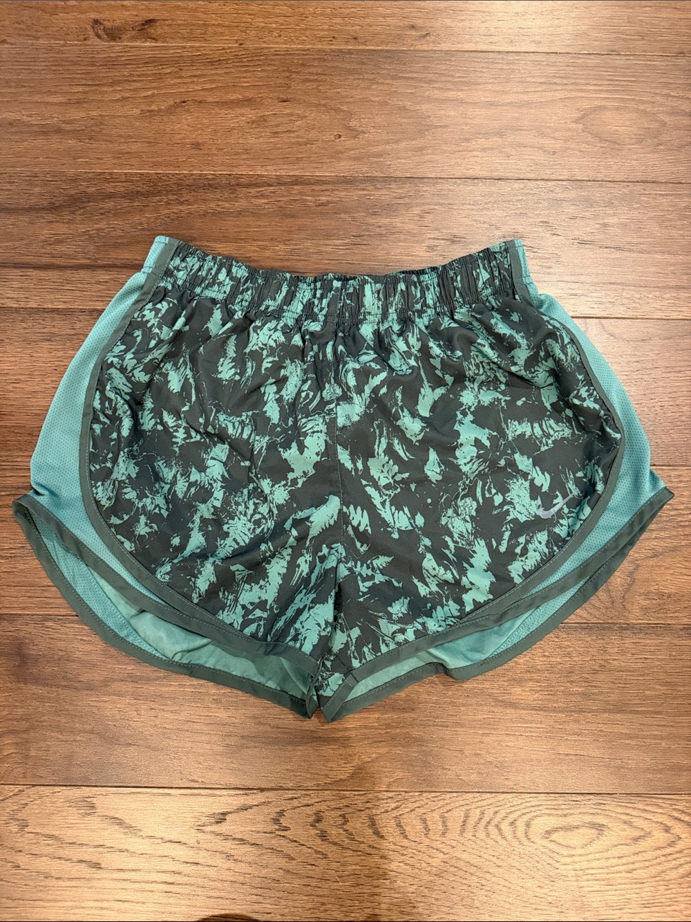 Nike Green Marble Print Dri-FIT Shorts Size Medium - C3-224